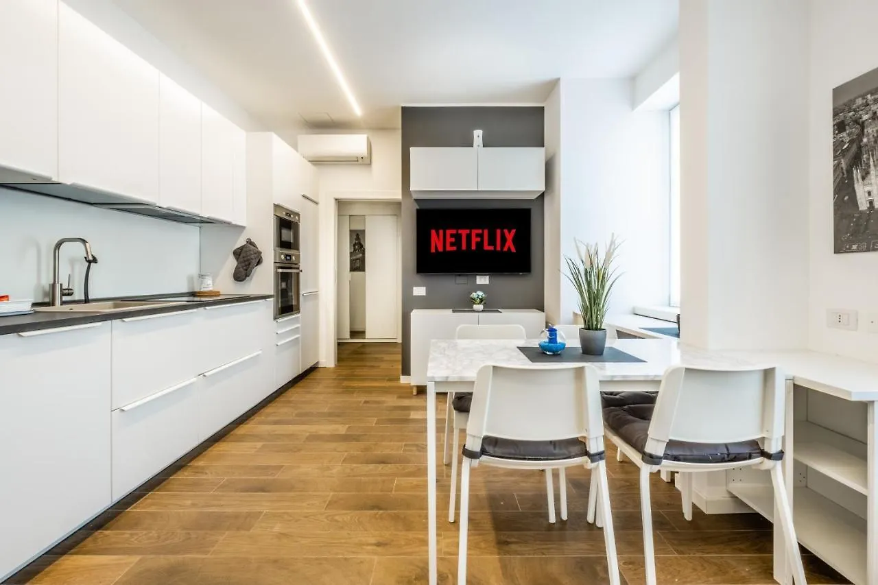 Apartament City Life House-Blue San Siro & Duomo Mediolan
